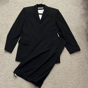 Women's Black Business Suit - Long Jacket with High-Waist Straight-Leg Pants